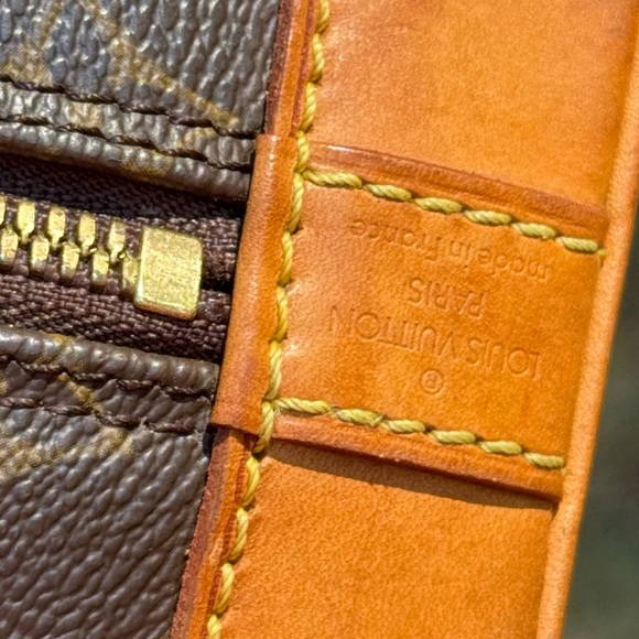 Authentic Louis Vuitton Alma - Picture 3 of 14